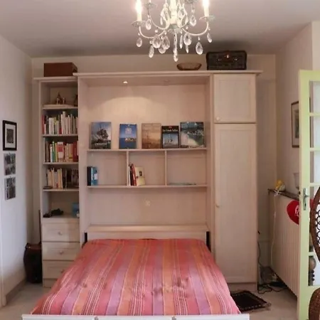 Lägenhet Au Coeur De Confortable Et Lumineux Studio *
