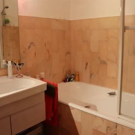 Lägenhet Au Coeur De Confortable Et Lumineux Studio *
